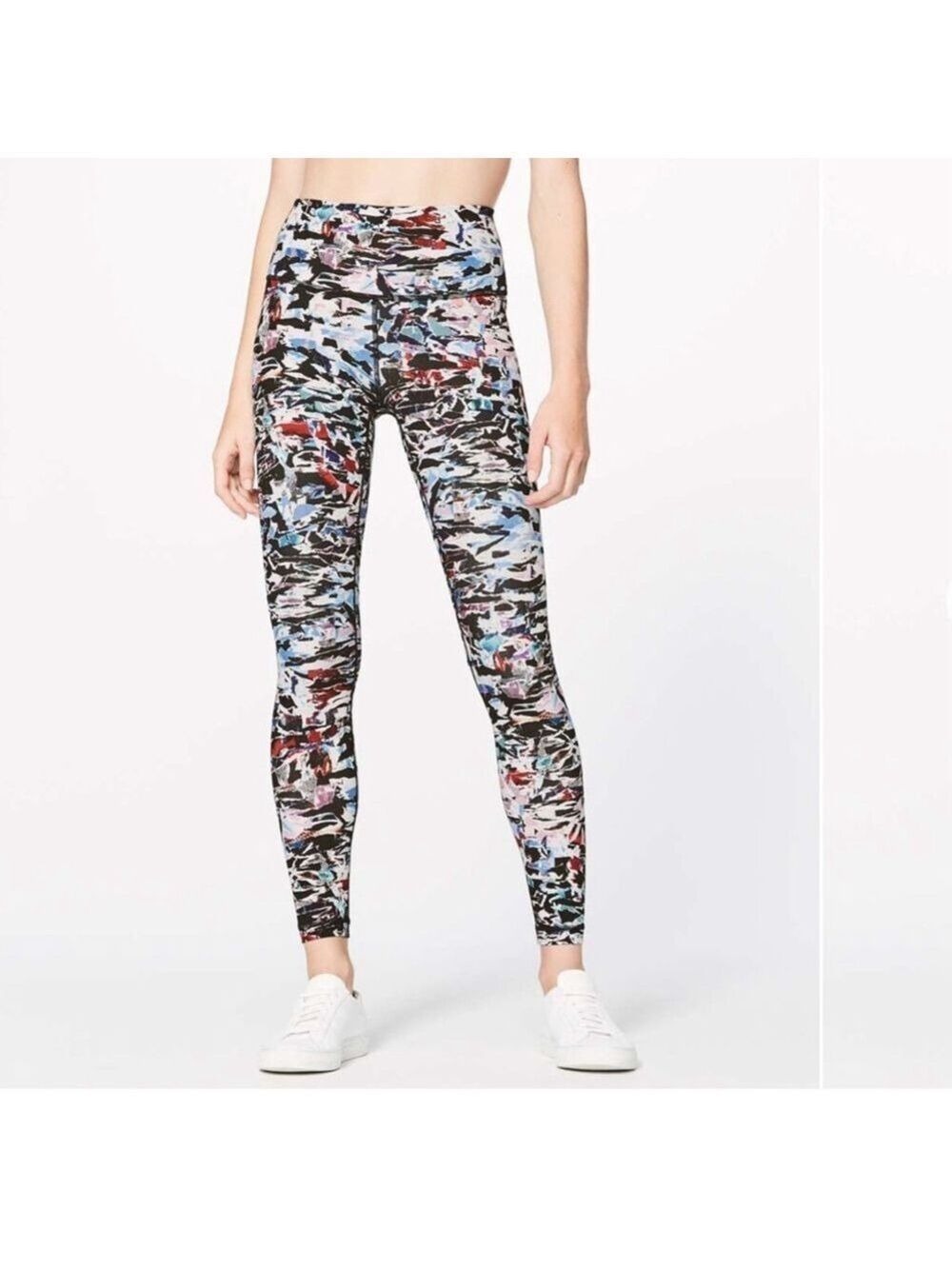 Lululemon Wunder Under Hi-Rise Tight
Culture Clash Multi Black Size 6